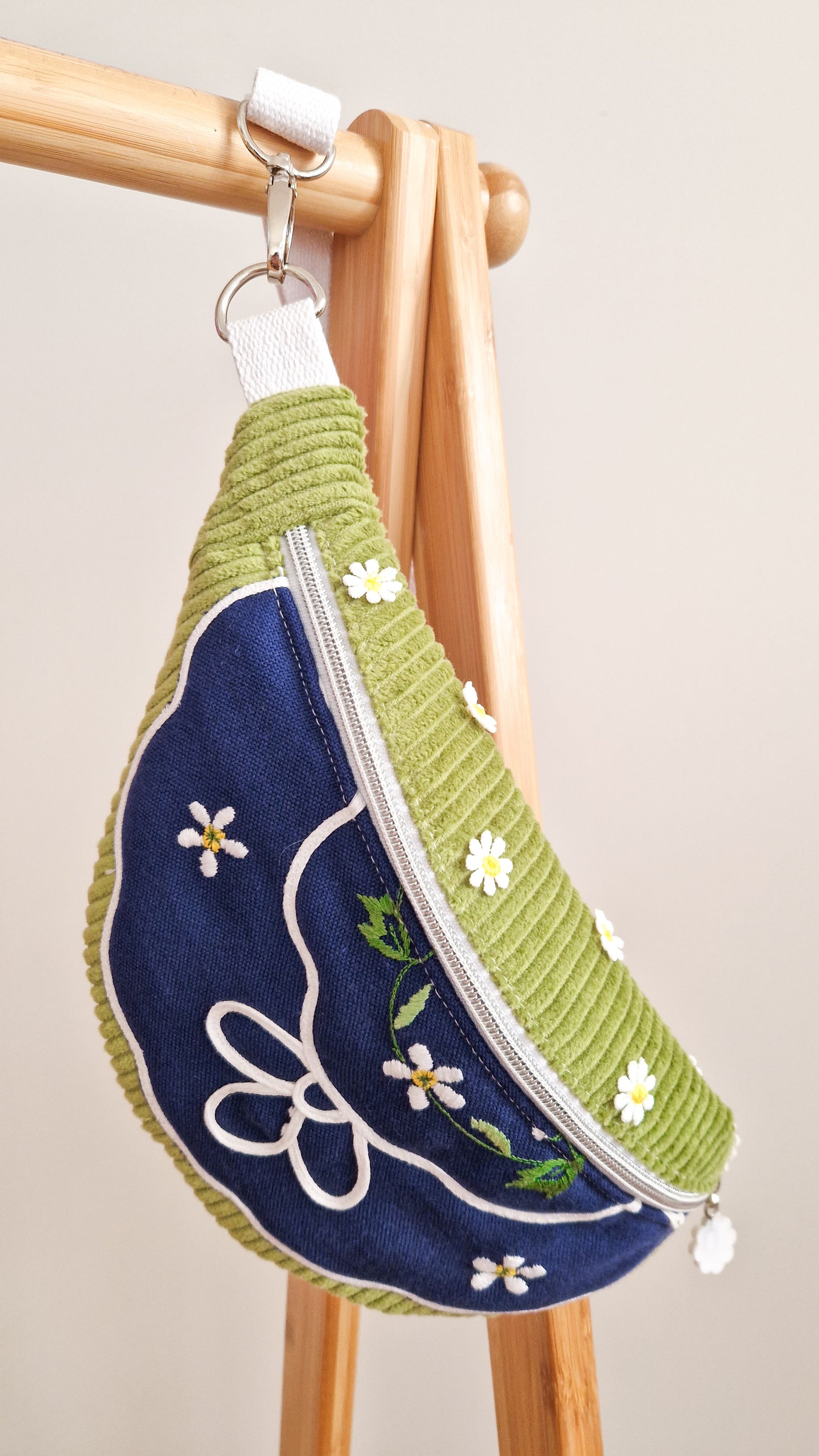 Upcycling Cord Hipbag Bauchtasche Granny Tischset Daisies