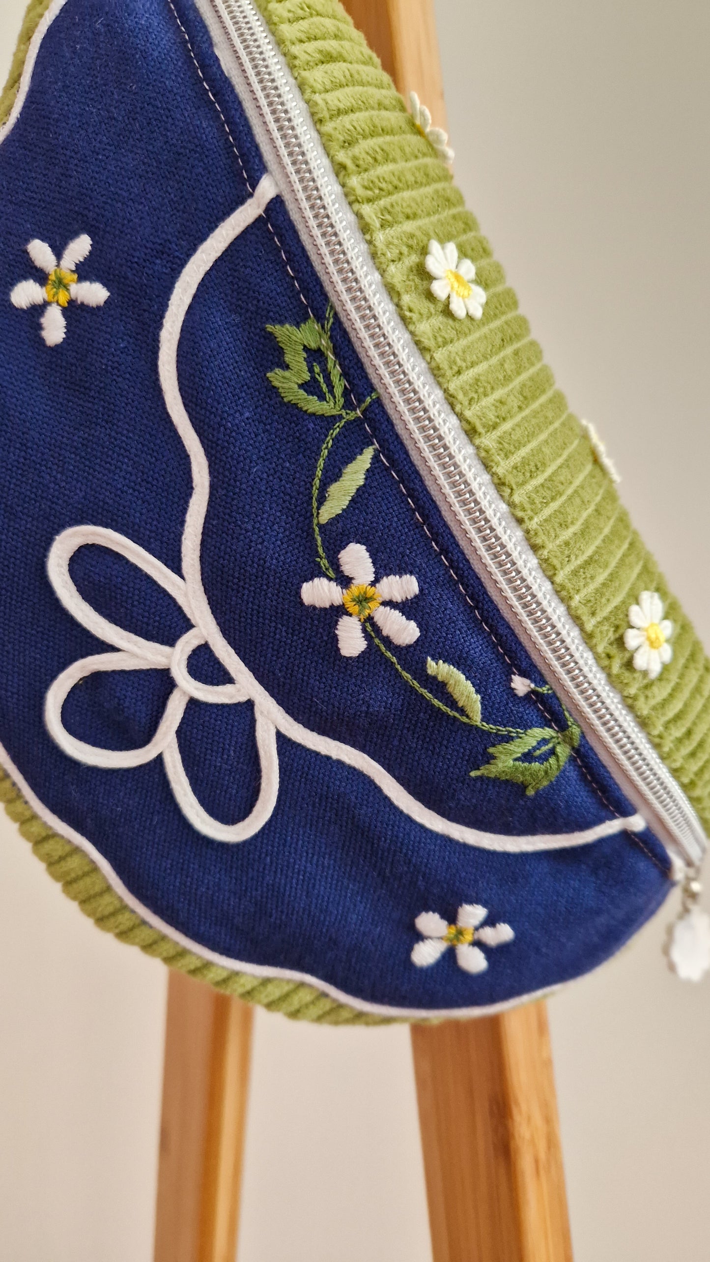 Upcycling Cord Hipbag Bauchtasche Granny Tischset Daisies