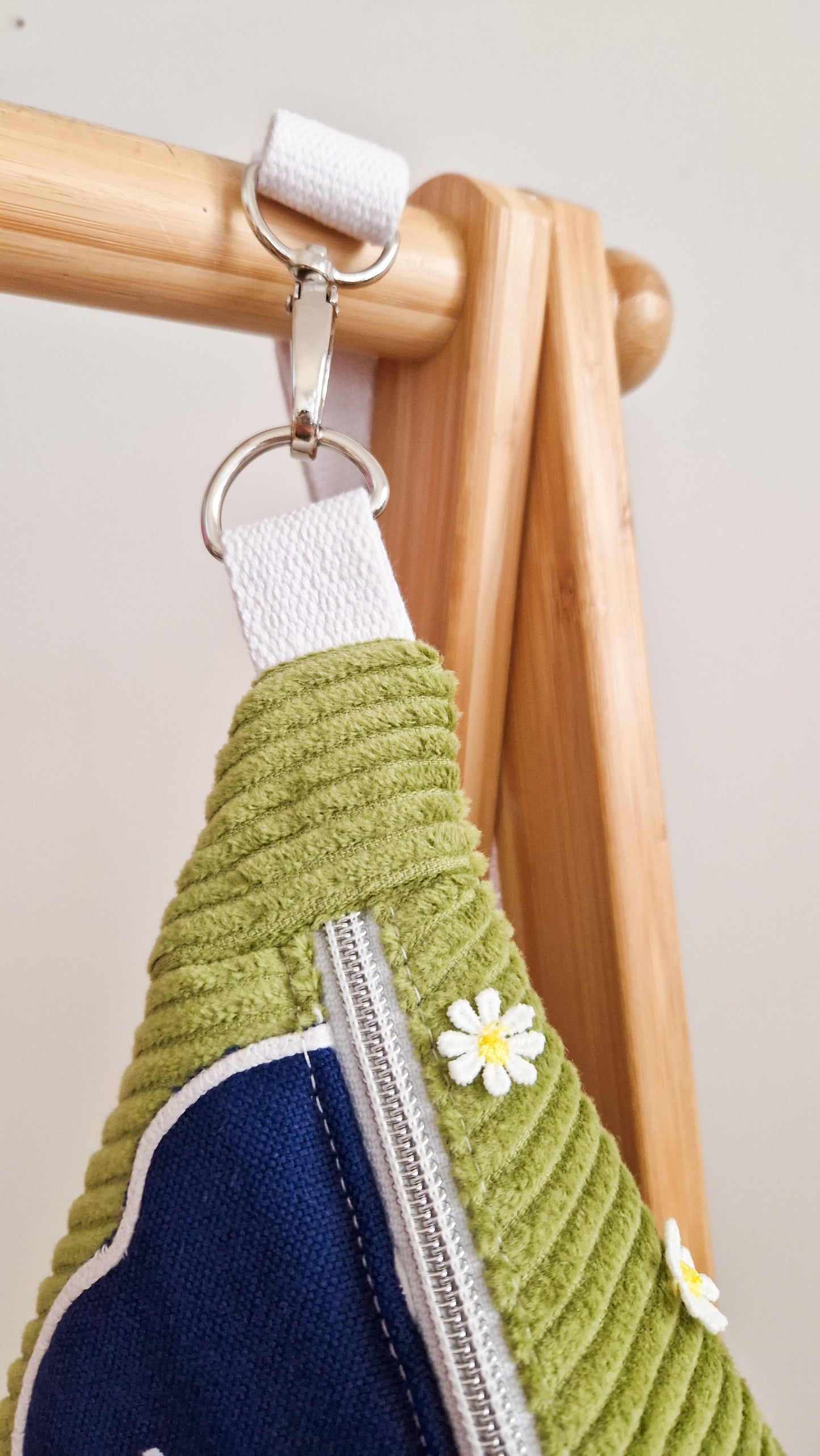 Upcycling Cord Hipbag Bauchtasche Granny Tischset Daisies