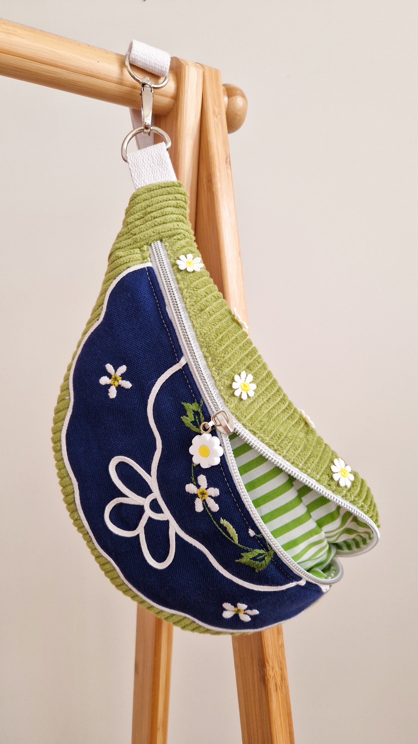 Upcycling Cord Hipbag Bauchtasche Granny Tischset Daisies