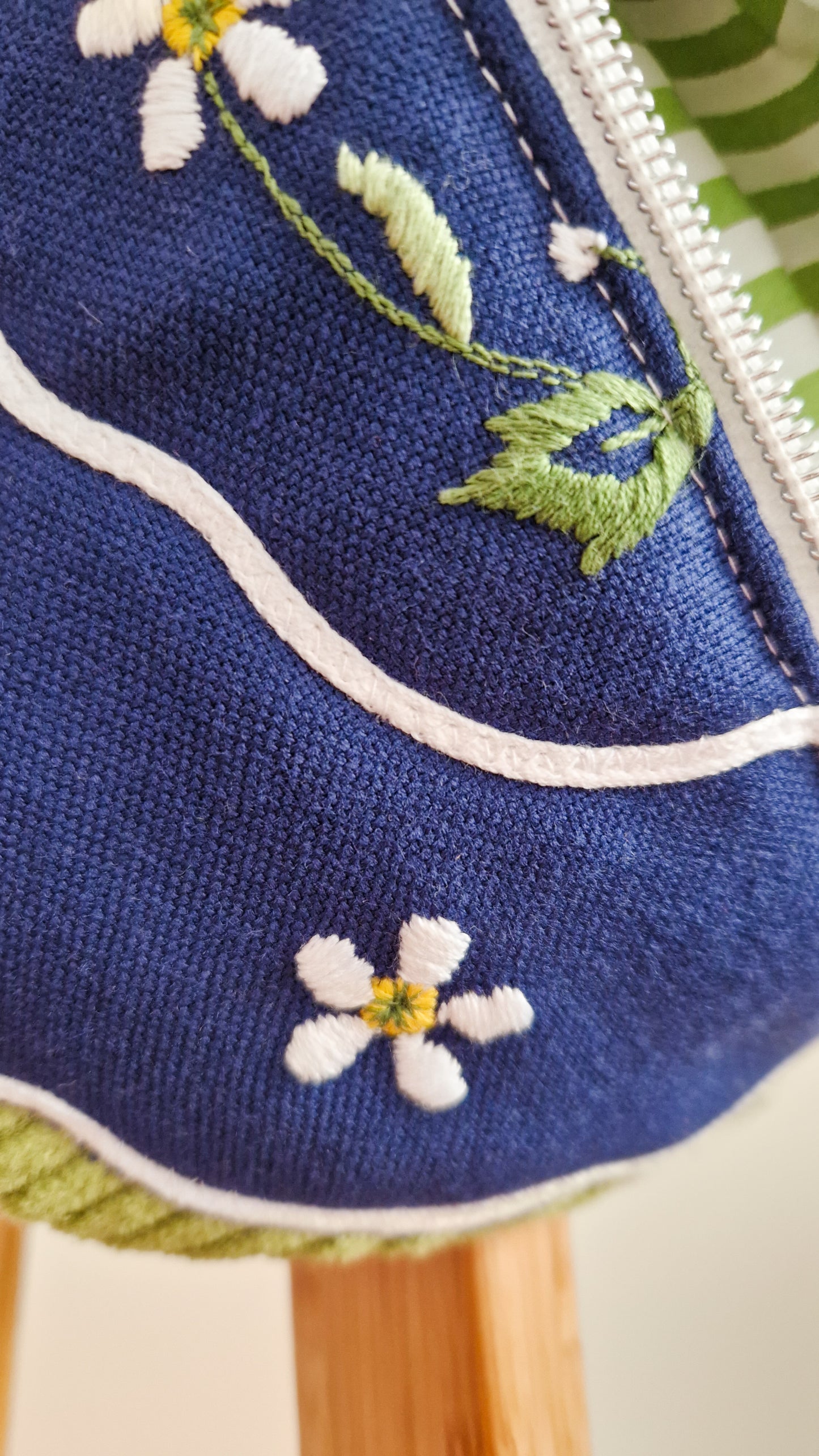 Upcycling Cord Hipbag Bauchtasche Granny Tischset Daisies