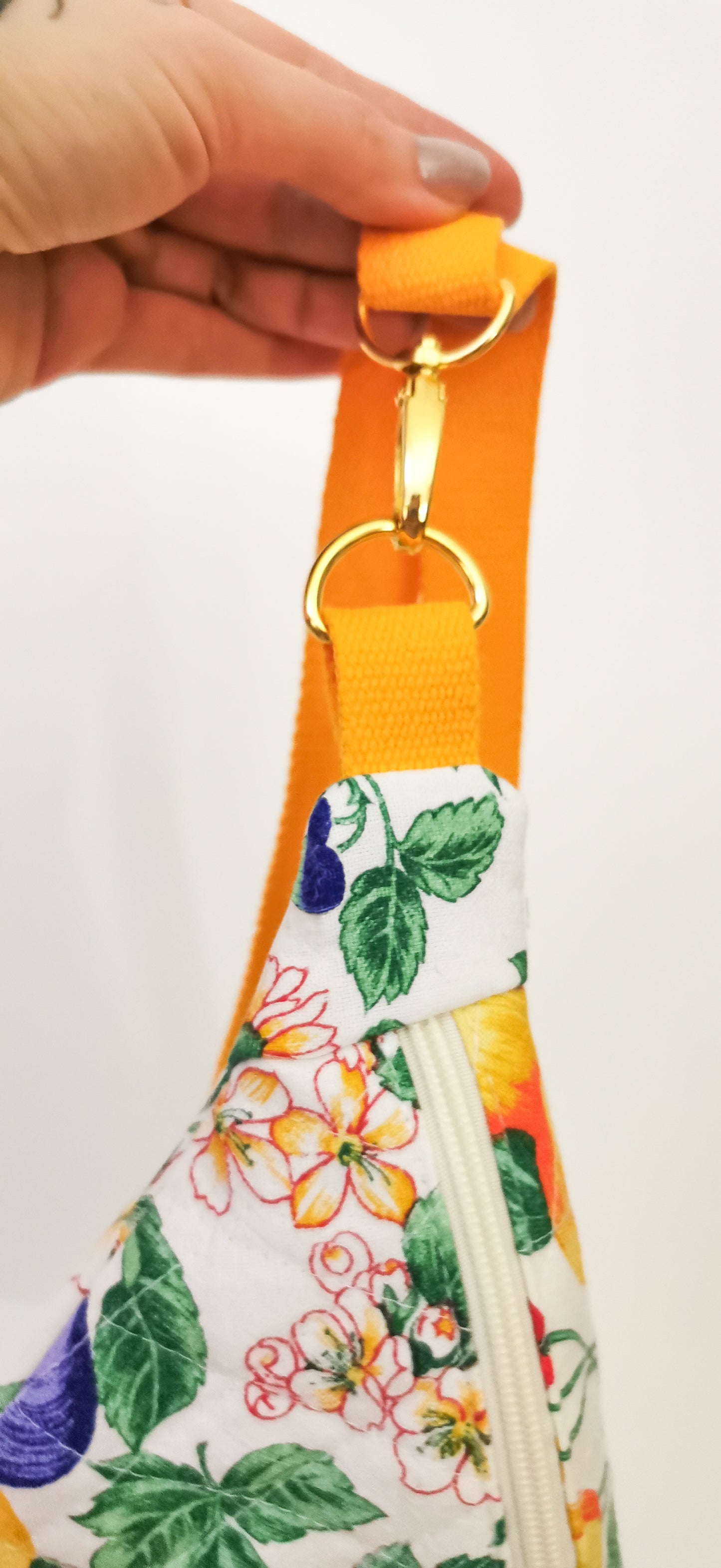 Upcycling Quilt Hipbag Bauchtasche Granny Obst Tischdecke