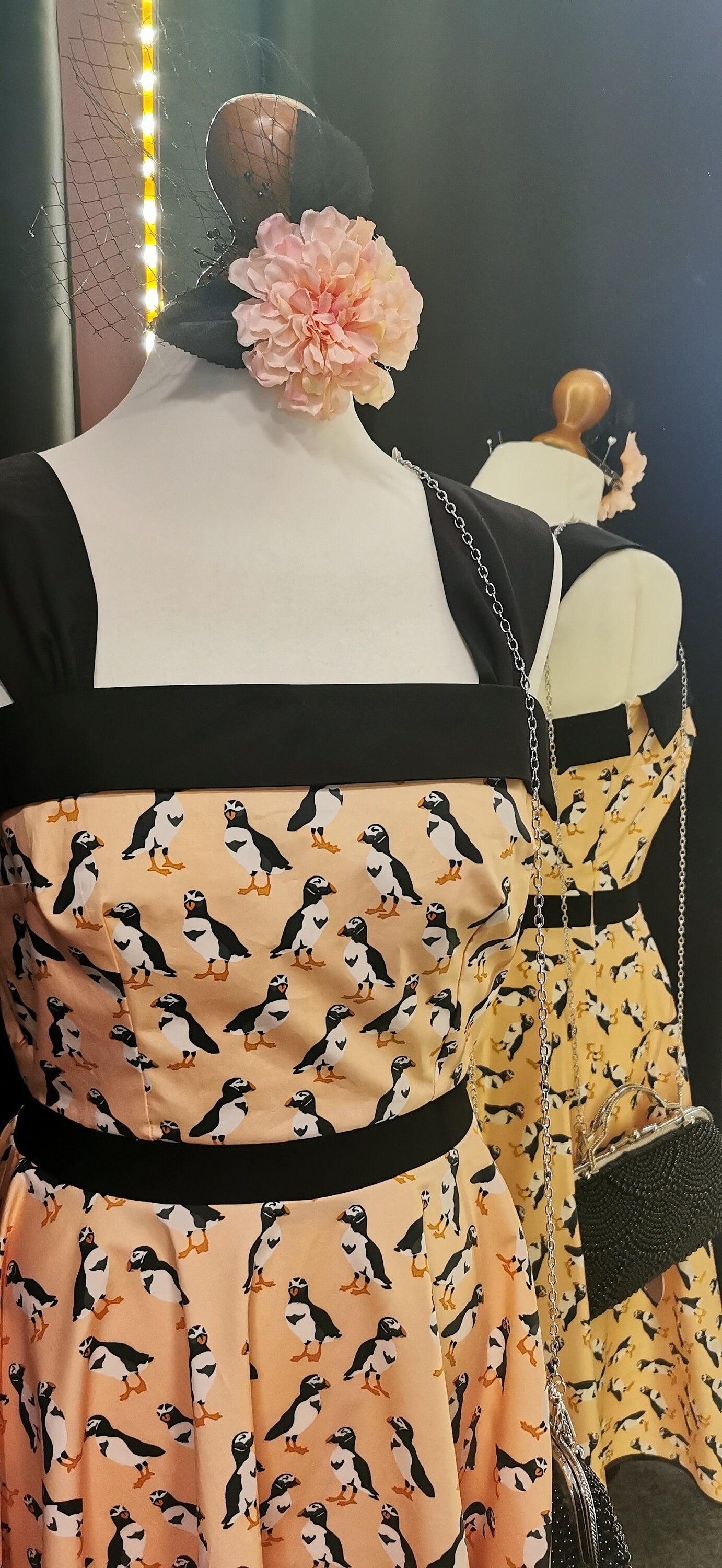 RISA_01 50s Swing Kleid Pfirsich mit PUFFINS Pinguine | M